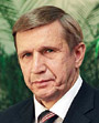 Виктор Крестин: В ближайший год продолжится процесс слияния и поглощения банков, в частности, не вошедших в систему страхования вкладов.